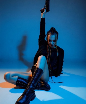 Со мной ты сможешь осуществить свои самые смелые фантазии. Я знаю, как доставить тебе незабываемое удовольствие. Мои услуги включают классический и оральный секс, а также различные виды массажа. Посмотрите мои фото - они говорят лучше любых слов. Отзывы обо мне всегда положительные, мои клиенты остаются довольными и возвращаются к мне снова и снова. Живу в Москве и готова встретиться с тобой в любое удобное время. 😘🌹🔥✨ 11776, 23 года