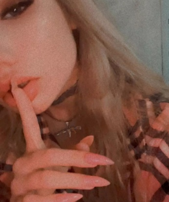 Знойная красотка ждет тебя в уютной обстановке для незабываемого отдыха. Готова исполнить любые твои сексуальные желания и фантазии. Только для истинных ценителей красоты и наслаждения. 2540, 20 лет