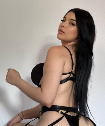 Живу я в самом сердце Москвы, готова окунуться с тобой в мир страсти и удовольствия. 💋
Мои услуги бесконечно разнообразны - я люблю экспериментировать и удовлетворять самые сокровенные желания моих клиентов. Нежные ласки, горячий эротический массаж, игры в ролевые сценки - все это лишь малая часть моего репертуара.
Мои возможности безграничны, и я профессионально владею различными техниками удовлетворения. Мои клиенты говорят, что я искусно смешиваю нежность и страсть, создавая неповторимую атмосферу нашей встречи. 💫
Отзывы о моей работе говорят сами за себя - клиенты остаются в восторге от моих услуг и всегда хотят вернуться ко мне снова. Можешь увидеть мои фото на моей странице, они подтвердят, что я настоящая красотка с идеальной фигурой. 🔥
Теперь, когда ты знаешь обо мне немного больше, давай создадим нашу незабываемую и сказочную встречу. Я обещаю, что ты не пожалеешь о выборе и будешь вспоминать наше свидание с улыбкой на лице. 🌹🔞 3087, 23 года